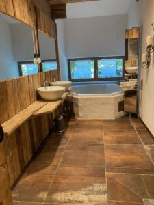 Badezimmer - große Wohnung