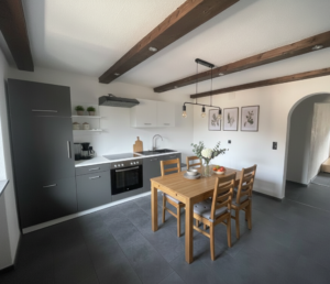 Küche Top 4 - Dekoration KI generiert