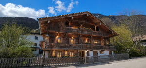 Ansicht auf das Bauernhaus - KI generiert